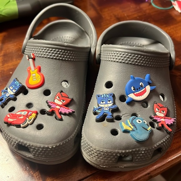 Crocs little girls size 11 crocs with buttons size 11. Great condition gray. - Picture 7 of 9